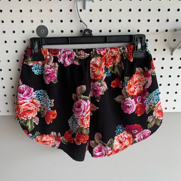 Floral party shorts - Picture 3 of 4